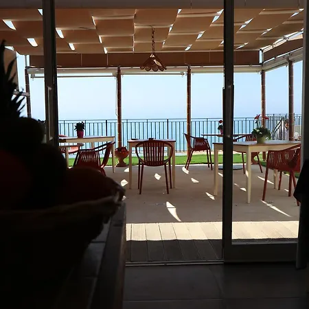 B&B Vista sul Mare-3